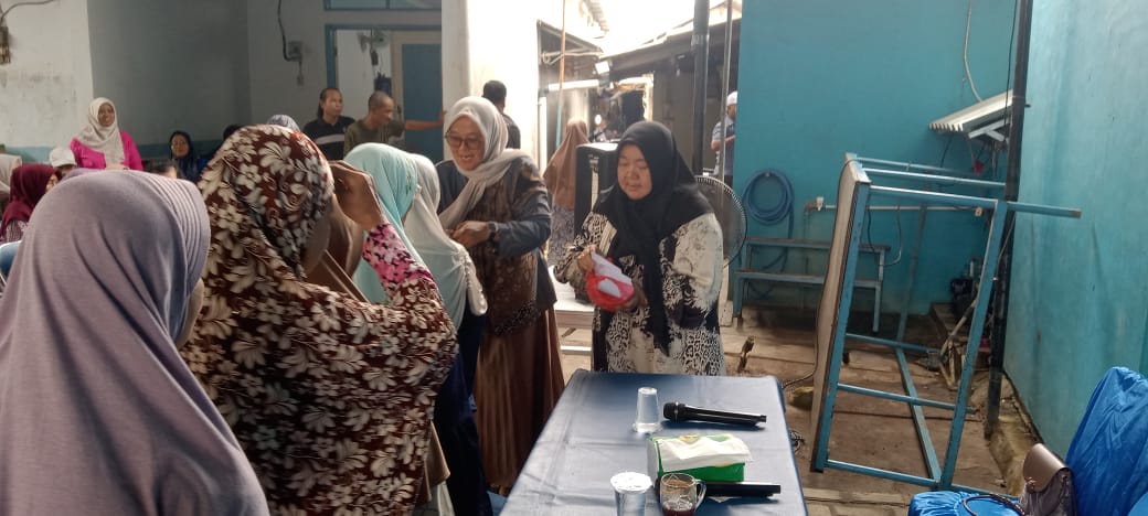 Berbagi Jelang Ramadhan, Legislator Demokrat DKI Bunda Neneng Gelar Santunan untuk Ratusan Lansia