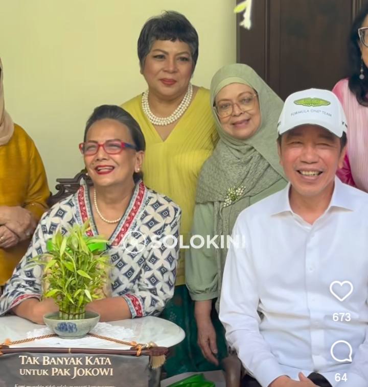 Christine Hakim ke Solo Temui Jokowi, Sempat Bercanda Ajak Main Film: “Judulnya Jangan Ganggu Jokowi”