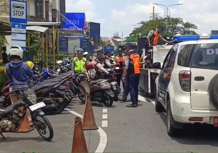 Razia Dishub DKI di Plaza Senayan, Belasan Motor Diangkut, Jukir Liar Kabur
