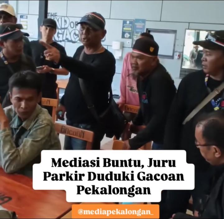 Mediasi Buntu, Juru Parkir Duduki Gacoan Pekalongan