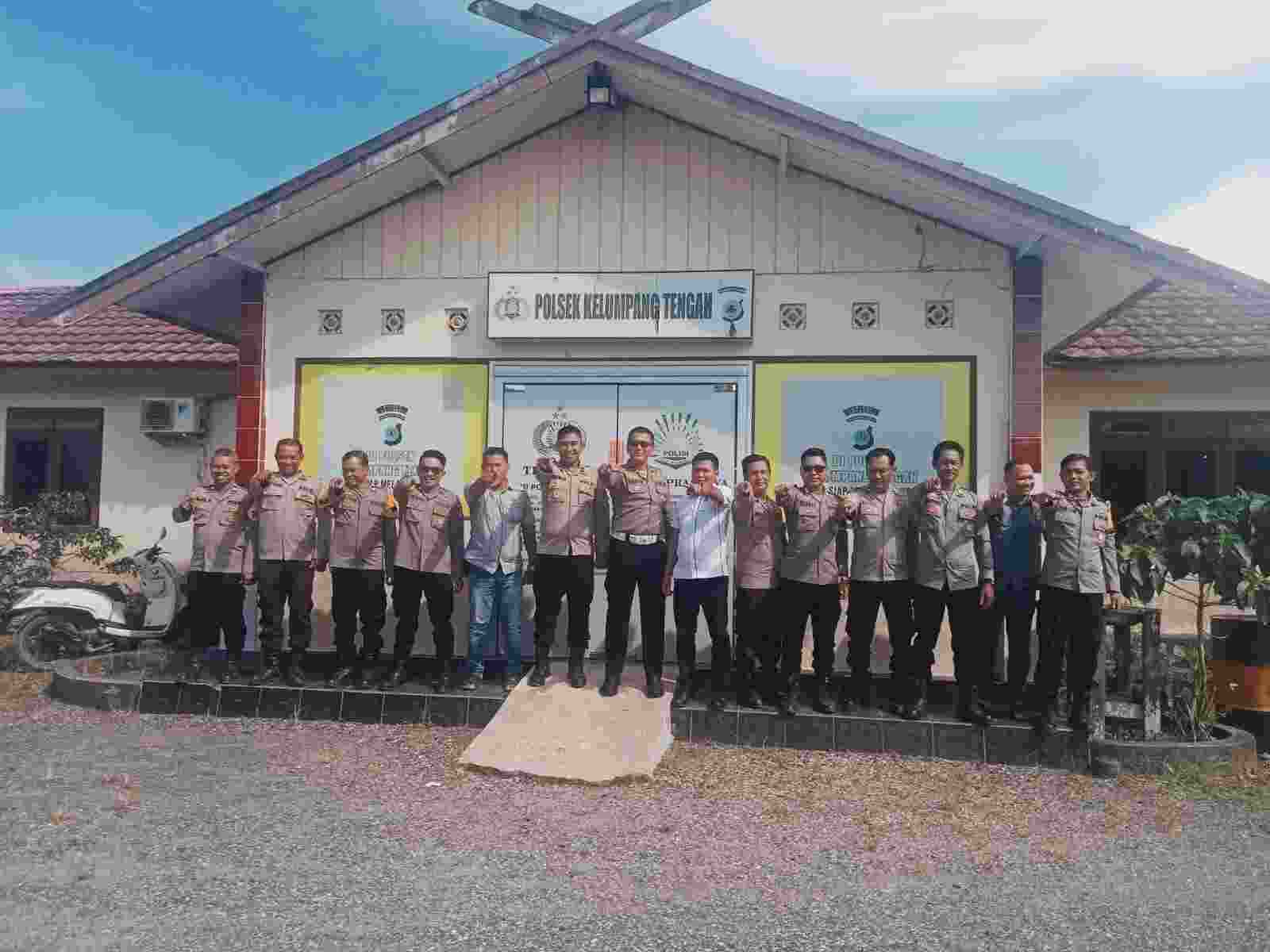 Kapolsek Kelumpang Tengah Lama dan Baru Gelar Serah Terima Jabatan Kotabaru